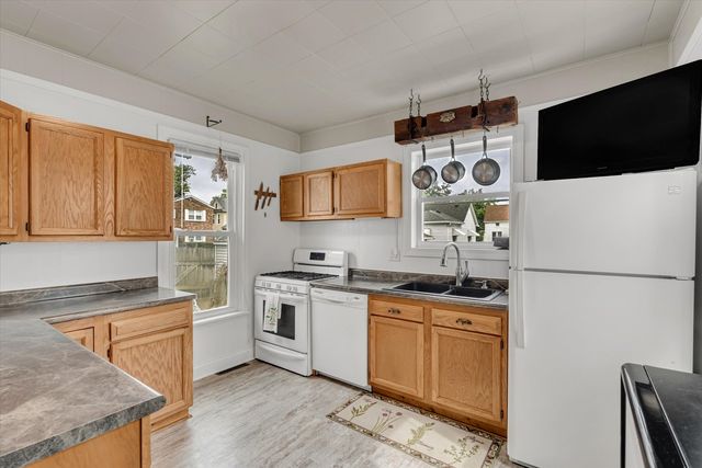 1531 15th Avenue, Moline, IL 61265