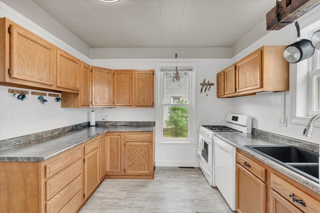 1531 15th Avenue, Moline, IL 61265