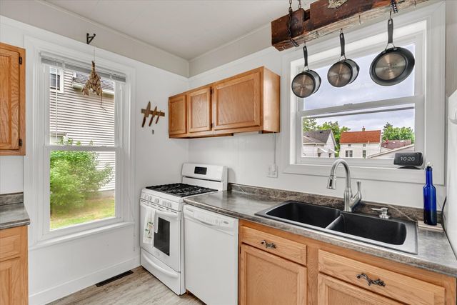 1531 15th Avenue, Moline, IL 61265