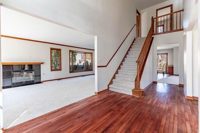 8407 Beech Avenue, Munster, IN 46321