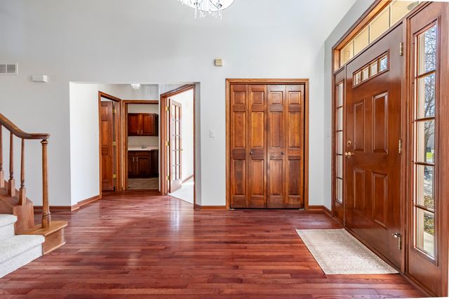 8407 Beech Avenue, Munster, IN 46321