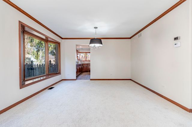 8407 Beech Avenue, Munster, IN 46321