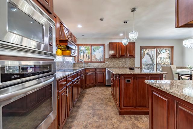 8407 Beech Avenue, Munster, IN 46321