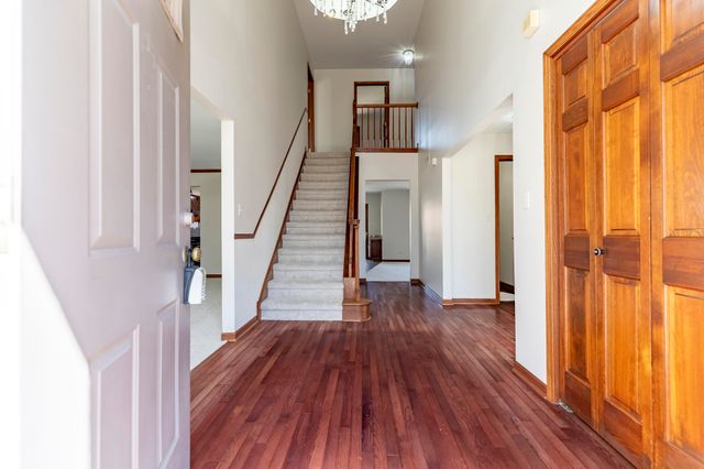 8407 Beech Avenue, Munster, IN 46321