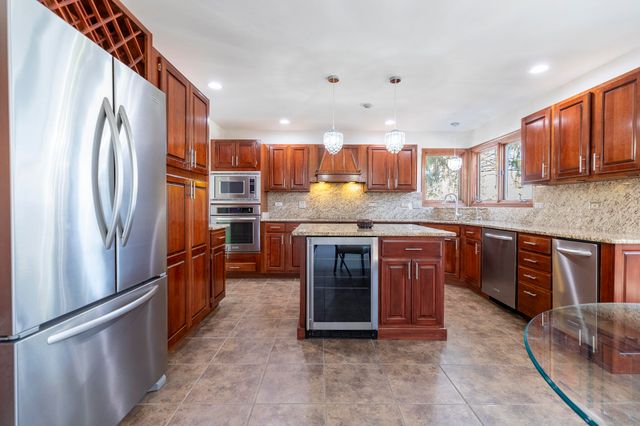 8407 Beech Avenue, Munster, IN 46321