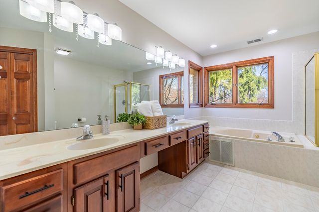 8407 Beech Avenue, Munster, IN 46321