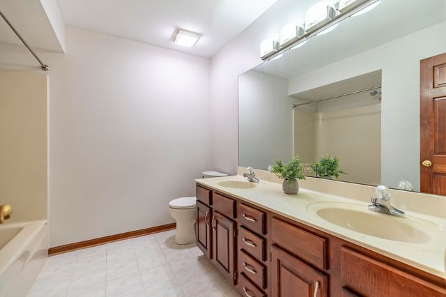 8407 Beech Avenue, Munster, IN 46321