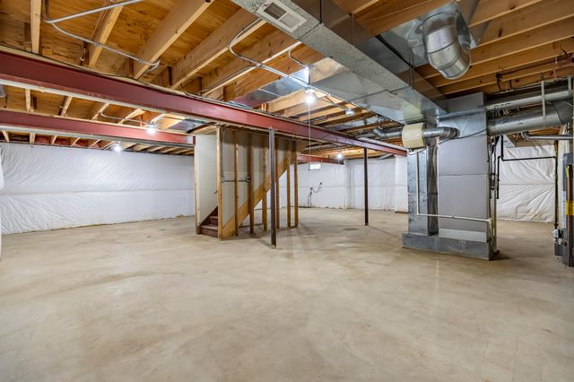 8407 Beech Avenue, Munster, IN 46321