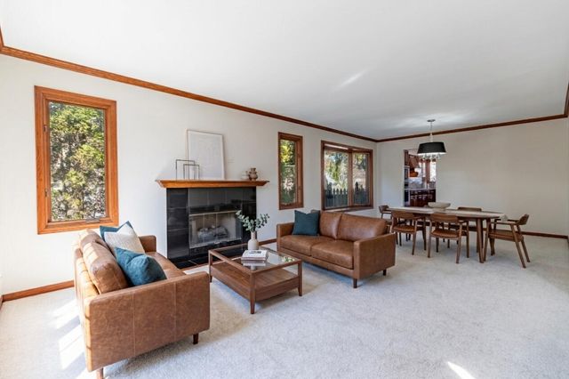 8407 Beech Avenue, Munster, IN 46321