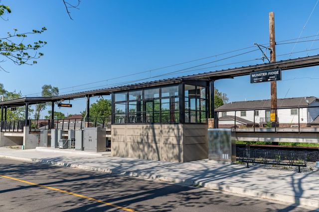 8407 Beech Avenue, Munster, IN 46321