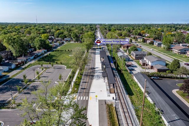 8407 Beech Avenue, Munster, IN 46321