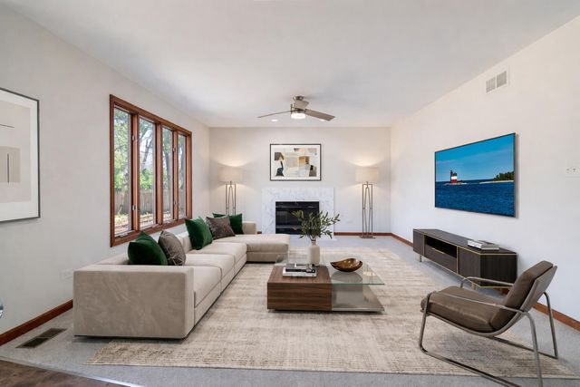 8407 Beech Avenue, Munster, IN 46321