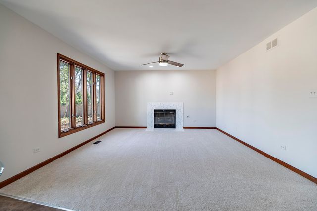 8407 Beech Avenue, Munster, IN 46321