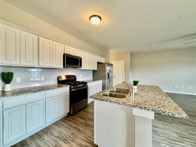 14316 Peach Tree Drive, Yukon, OK 73099