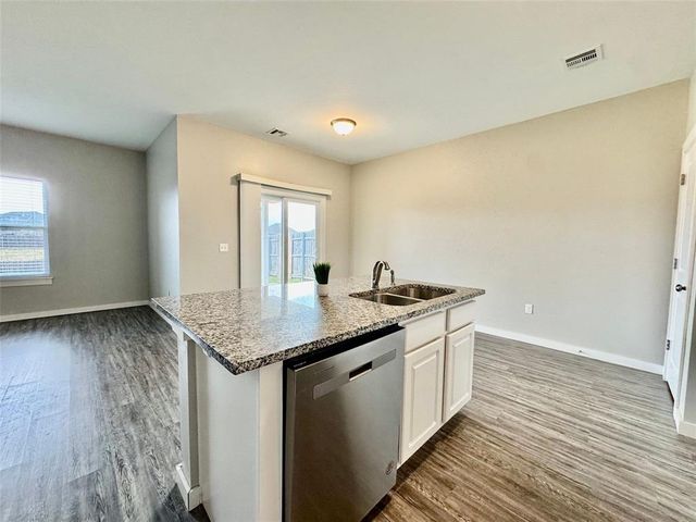 14316 Peach Tree Drive, Yukon, OK 73099