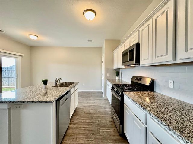 14316 Peach Tree Drive, Yukon, OK 73099