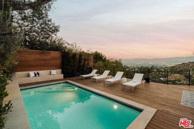 8620 Skyline Drive, Los Angeles, CA 90046