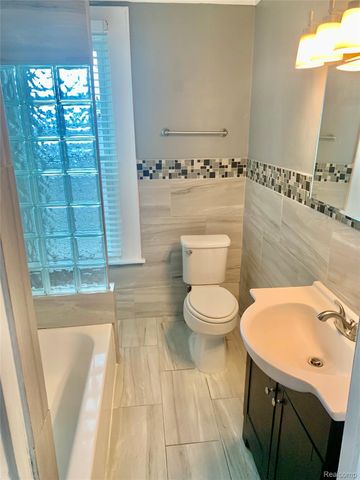 111 Kibbee Street, Mt. Clemens, MI 48043