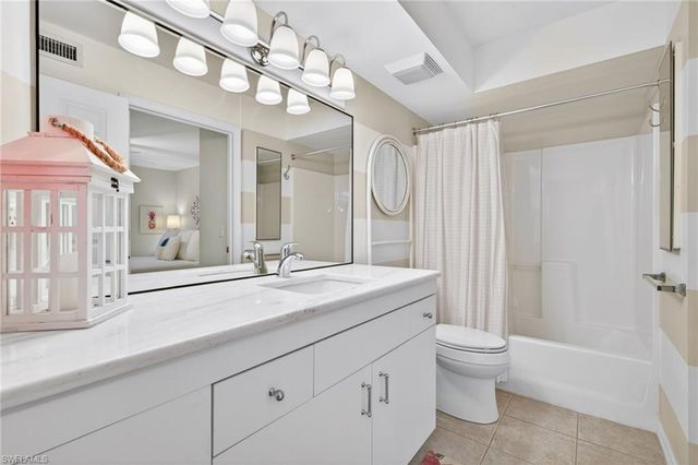 28851 Bermuda Lago CT 104, Bonita Springs, FL 34134