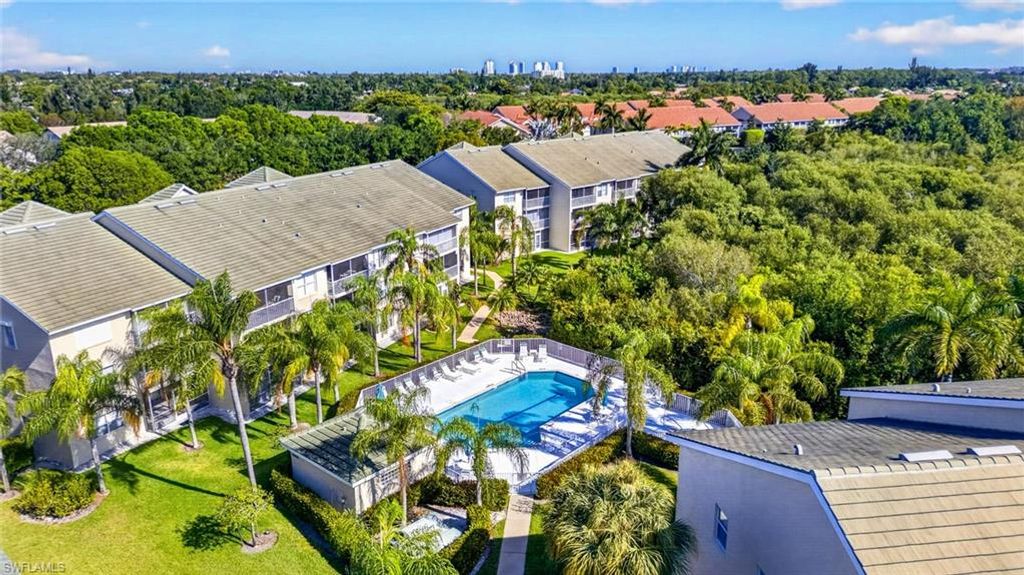 28851 Bermuda Lago CT 104, BONITA SPRINGS, FL 34134 — photo 3