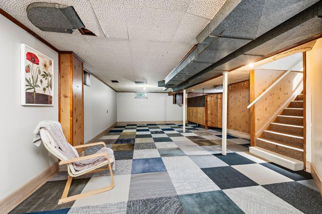 1081 Lawson Avenue E, Saint Paul, MN 55106
