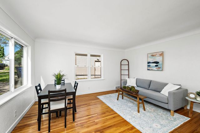 1081 Lawson Avenue E, Saint Paul, MN 55106