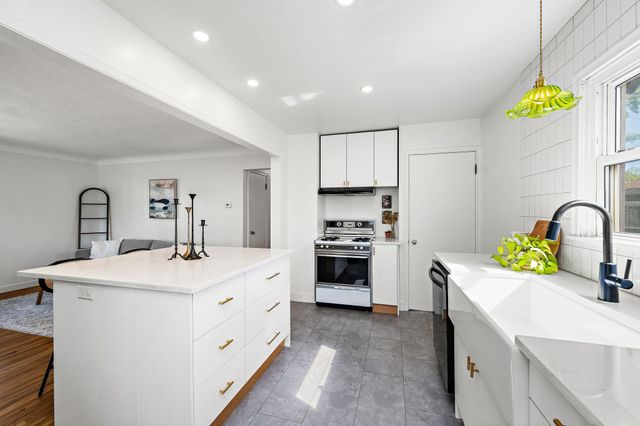 1081 Lawson Avenue E, Saint Paul, MN 55106