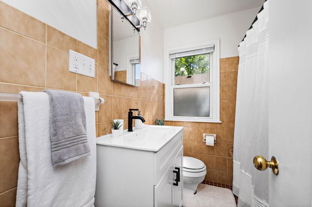 1081 Lawson Avenue E, Saint Paul, MN 55106
