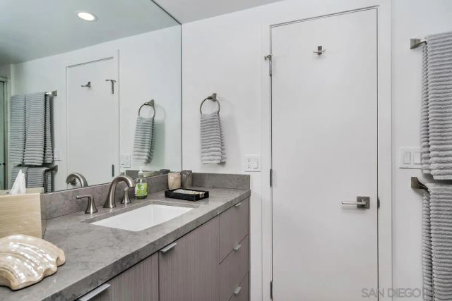 100 Coast 304, La Jolla, CA 92037