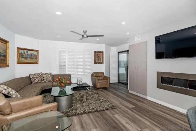 100 Coast 304, La Jolla, CA 92037