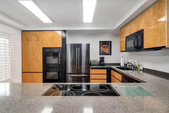 100 Coast 304, La Jolla, CA 92037