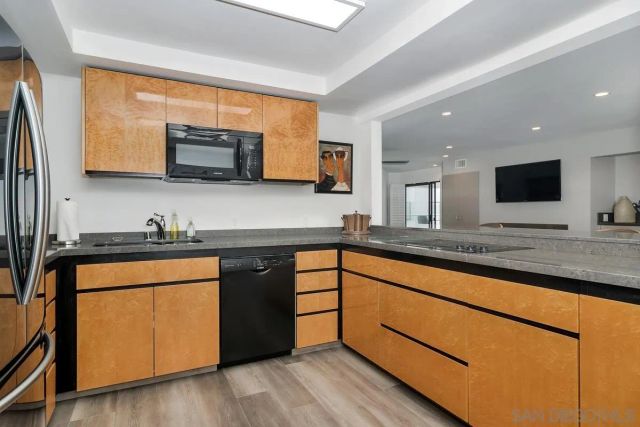 100 Coast 304, La Jolla, CA 92037