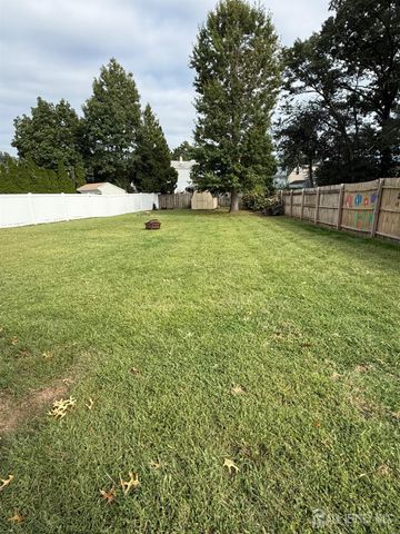 7 Verona Avenue, Hamilton, NJ 08619