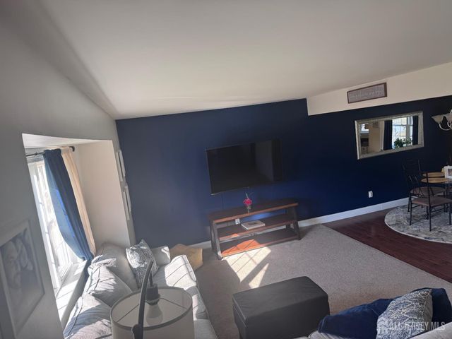 7 Verona Avenue, Hamilton, NJ 08619