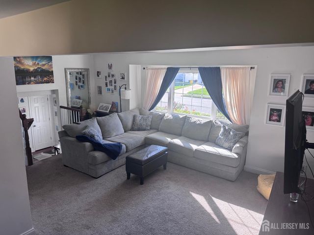 7 Verona Avenue, Hamilton, NJ 08619