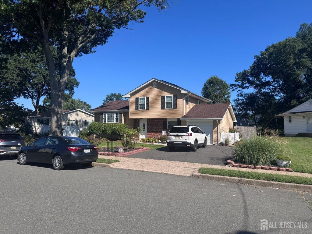 7 Verona Avenue, Hamilton, NJ 08619