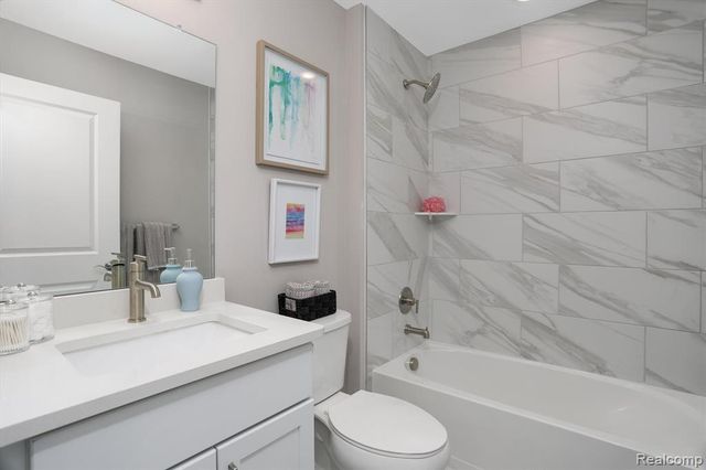 4861 Lismore Lane, Troy, MI 48085