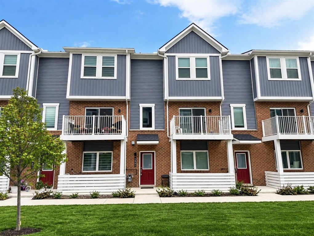 4861 Lismore Lane, Troy, MI 48085