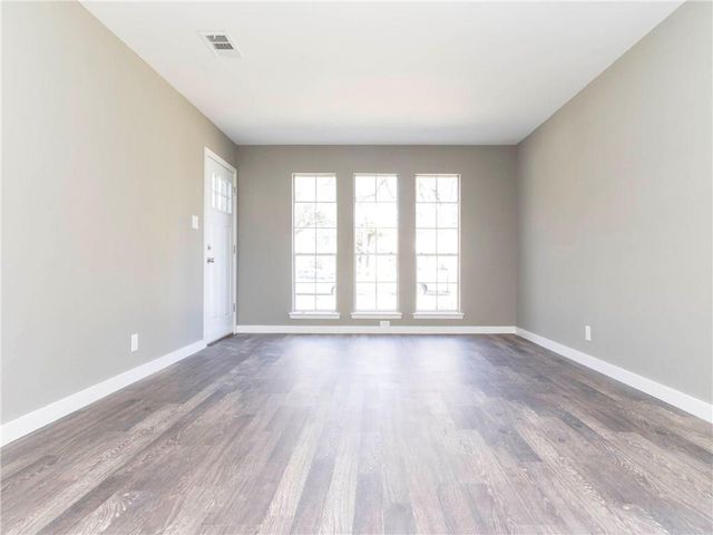 800 Sahara Ave A, Austin, TX 78745