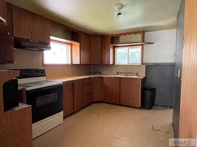 170 N 400 W, Blackfoot, ID 83221