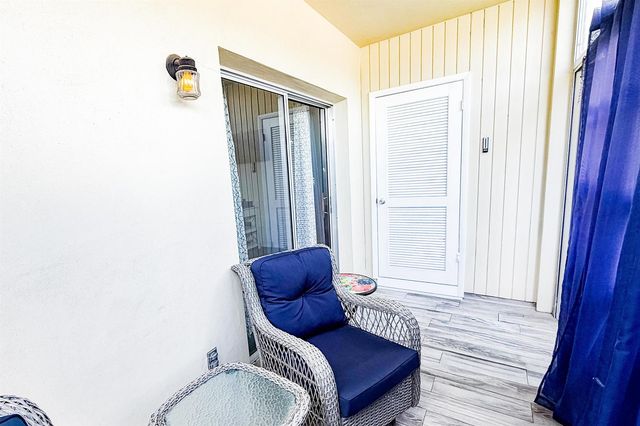 15 Vista Palm Lane 105, Vero Beach, FL 32962