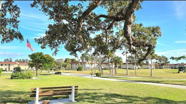 15 Vista Palm Lane 105, Vero Beach, FL 32962