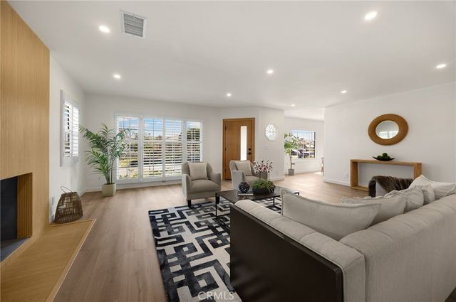 4807 Bentree, Long Beach, CA 90807