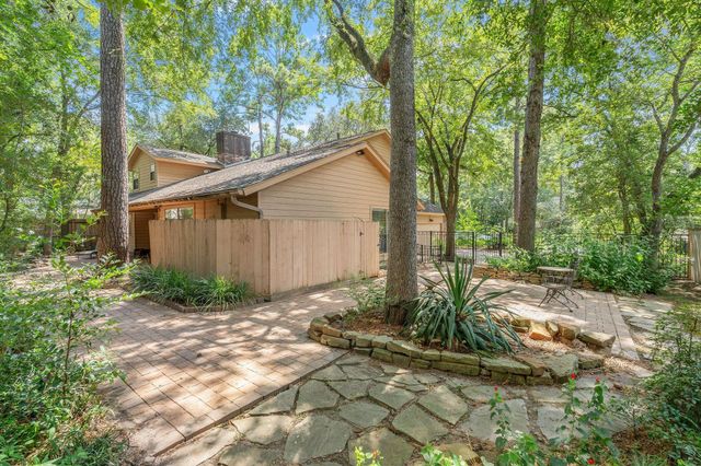 2 Crescent Falls Court, The Woodlands, TX 77381
