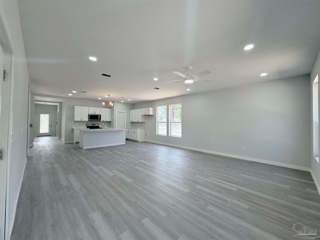 5602 Santa Monica St, Milton, FL 32583