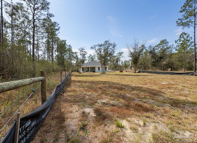 5602 Santa Monica St, Milton, FL 32583