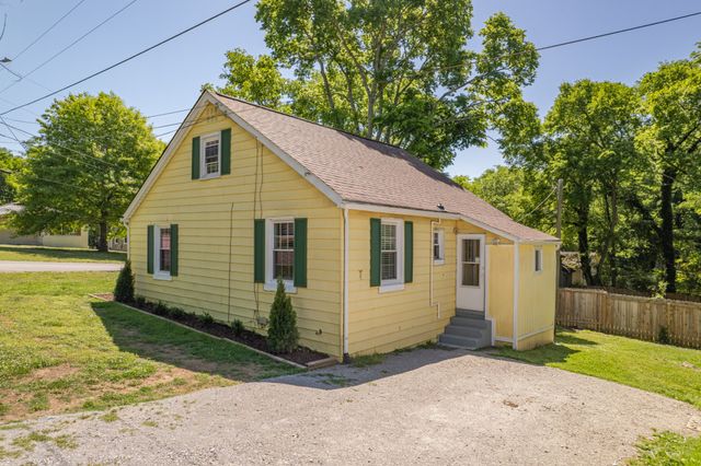 1119 Morningside Dr, Columbia, TN 38401