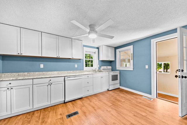1119 Morningside Dr, Columbia, TN 38401