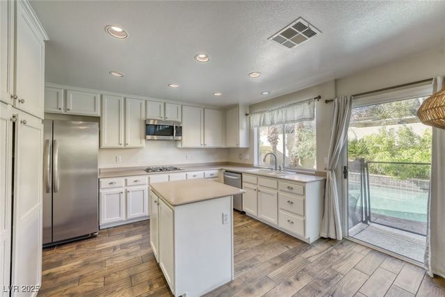 2412 La Sierra Street, Las Vegas, NV 89134