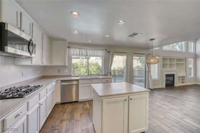 2412 La Sierra Street, Las Vegas, NV 89134